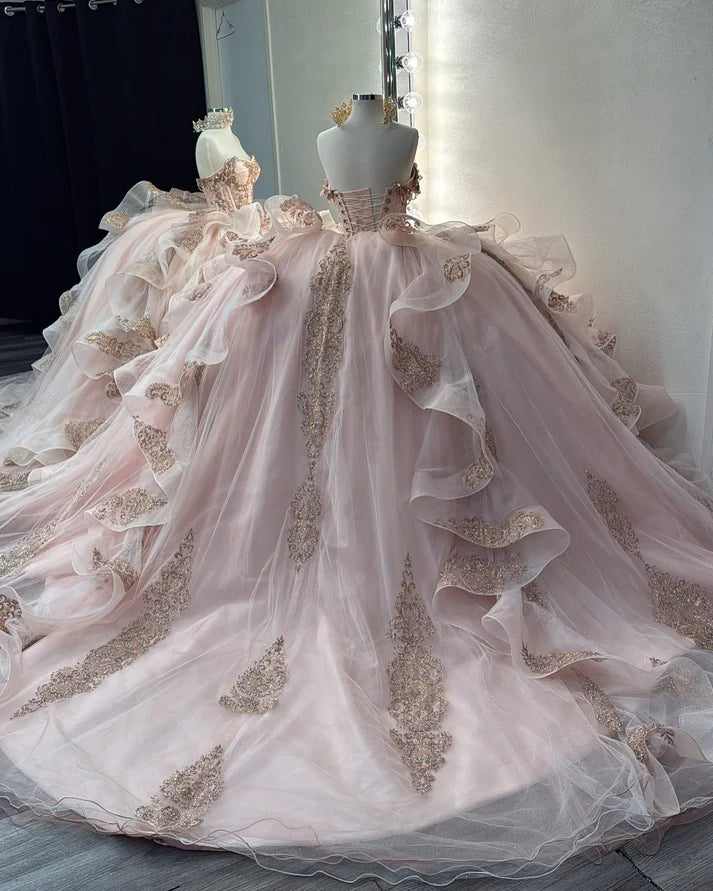 Robe de bal de quinceañera glamour en tulle rose brodé de perles, épaules dénudées, coupe trapèze, DP7153