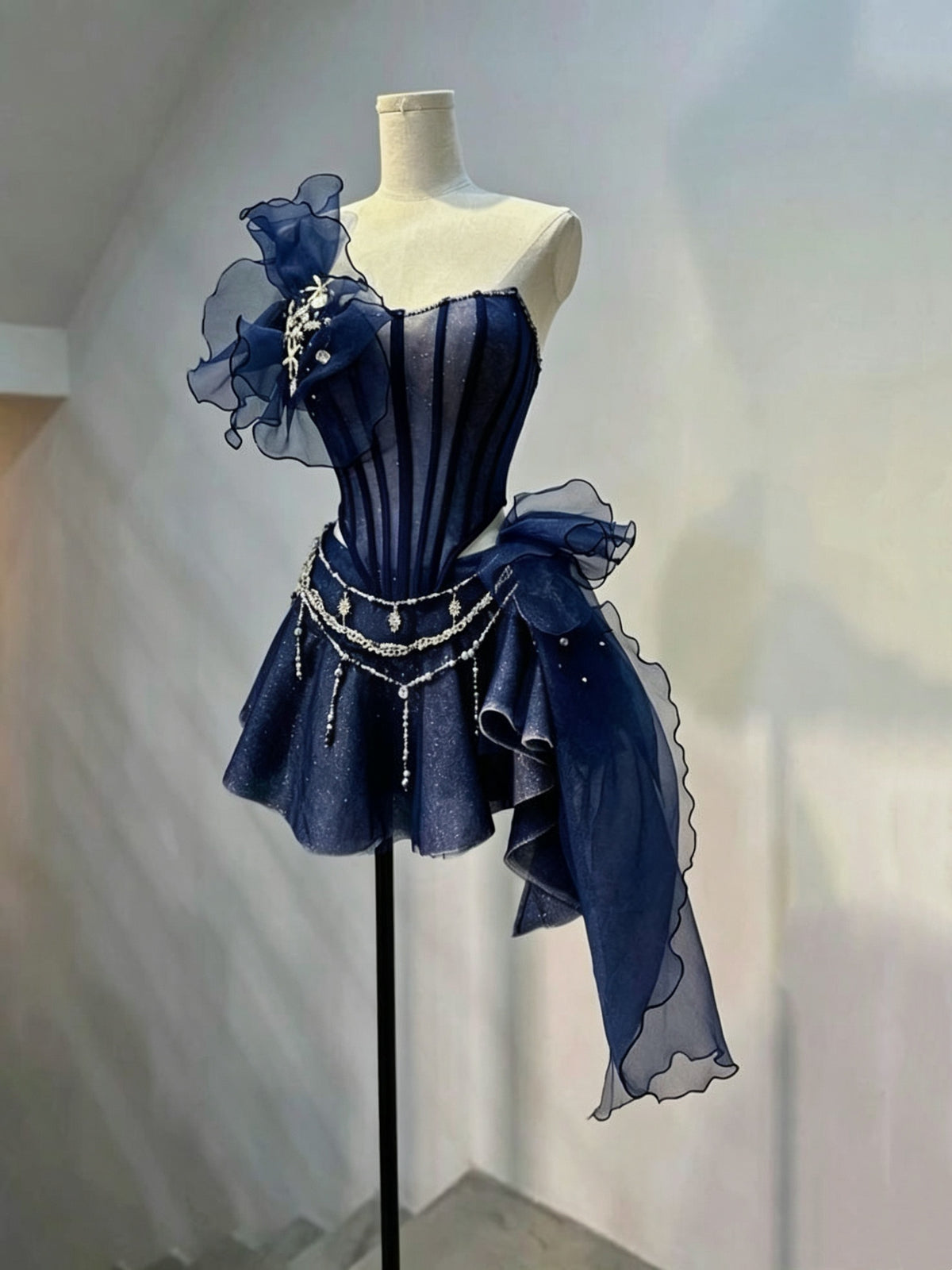 Chic Ivory Strapless Glitter Corset One Side Ruffle Tulle Floral Beaded Chain A Line Short Homecoming Dress XS007