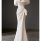 Robe de bal sirène blanche élégante à épaules dénudées, longue robe de soirée drapée DP7099