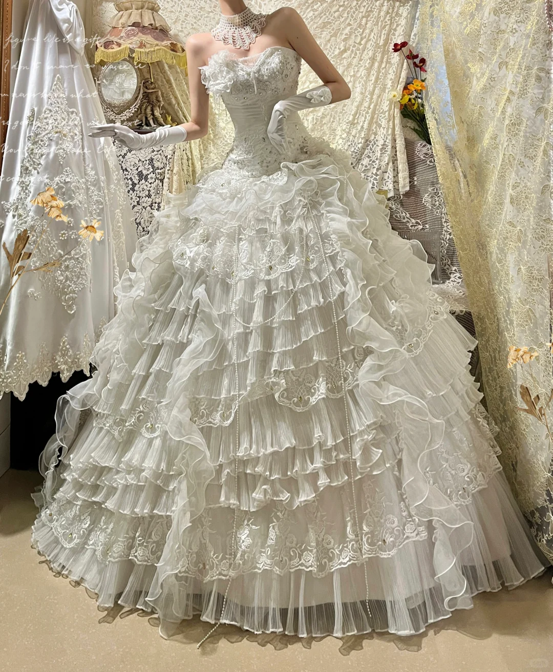 Vintage-Inspired Strapless Layered Ruffled Lace & Tulle Intricate Embroidery Wedding Dress DP7267