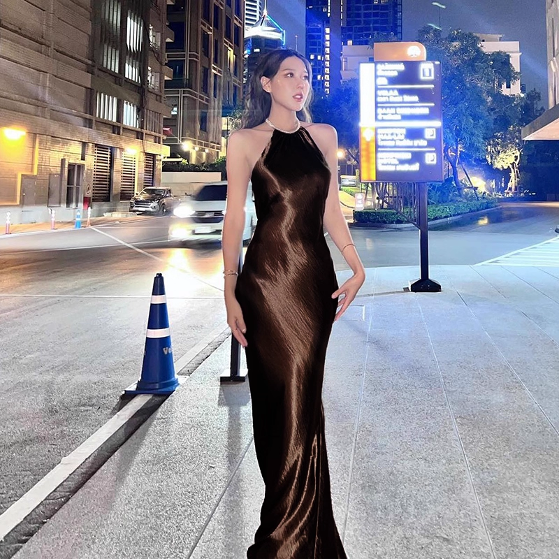 Elegant Shiny Satin Prom Dress Halter-neck Evening Gown Sheath Party Dress Long Formal Dress DP6809