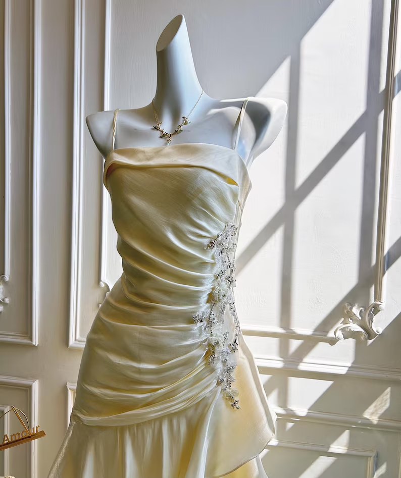 Vintage Ivory Spaghetti Strap Mermaid Ruffled Tiered Evening Gown DP8401