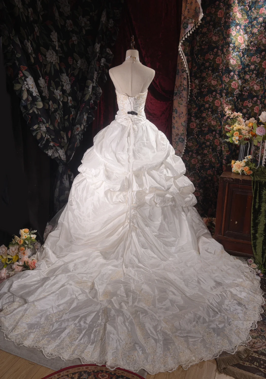 Romantic Ivory Strapless Ruffled Rose Lace Wedding Dress DP7409