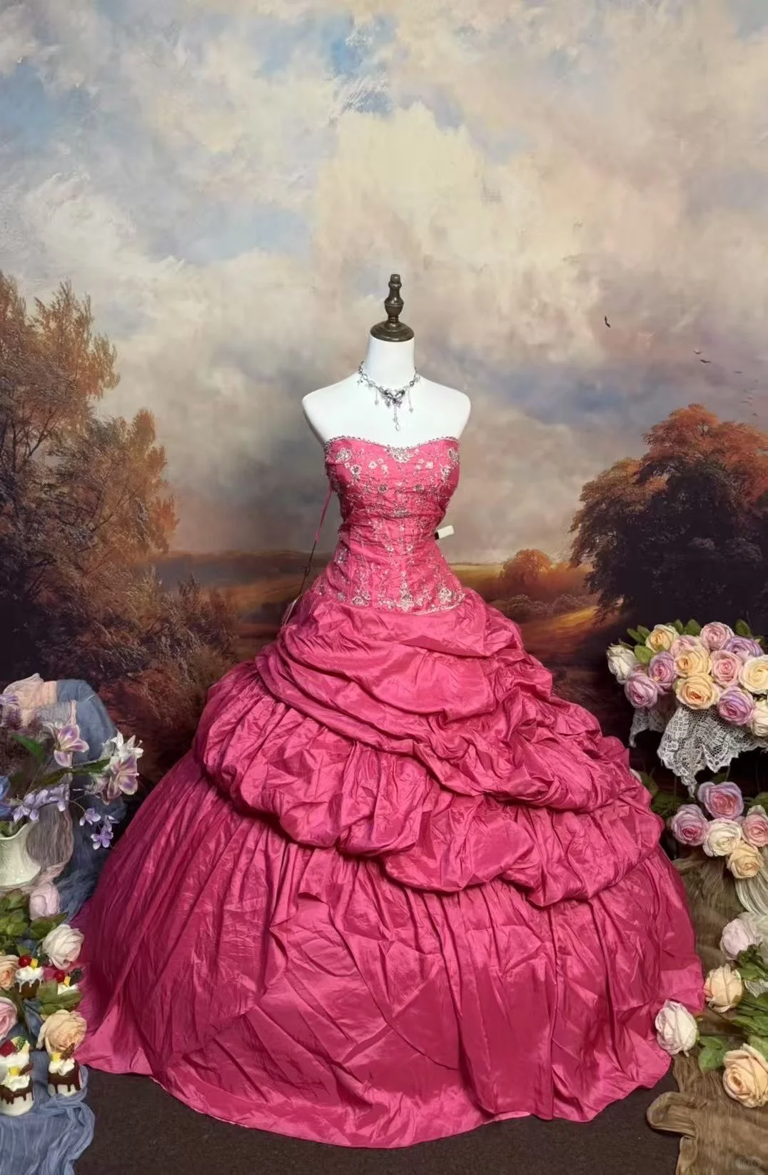 Robe de bal glamour fuchsia à strass, coupe trapèze, sans bretelles DP7060