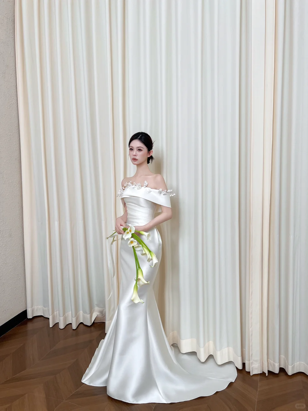 Gorgeous Off-the-Shoulder Satin Mermaid Wedding Dress 3D Floral Neckline Bridal Gown DP8315