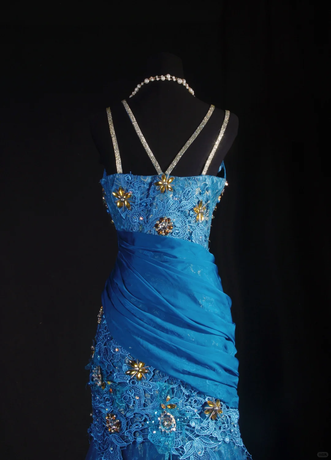 Glamorous Royal Blue Mermaid V-Neck Sleeveless Lace Embroidery Beaded Evening Gown DP7379