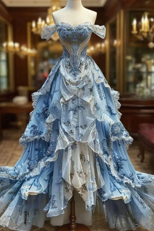 Robe de bal de quinceañera glamour à épaules dénudées, ornée de dentelle bleue brodée, de volants superposés et de perles scintillantes DP7134