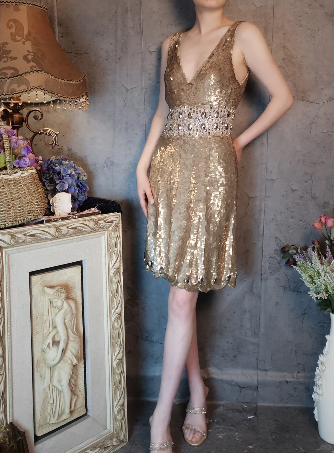 Retro Golden V-neck Sparkling Beaded Sequin Design A-line Short Homecoming Dress DP6058