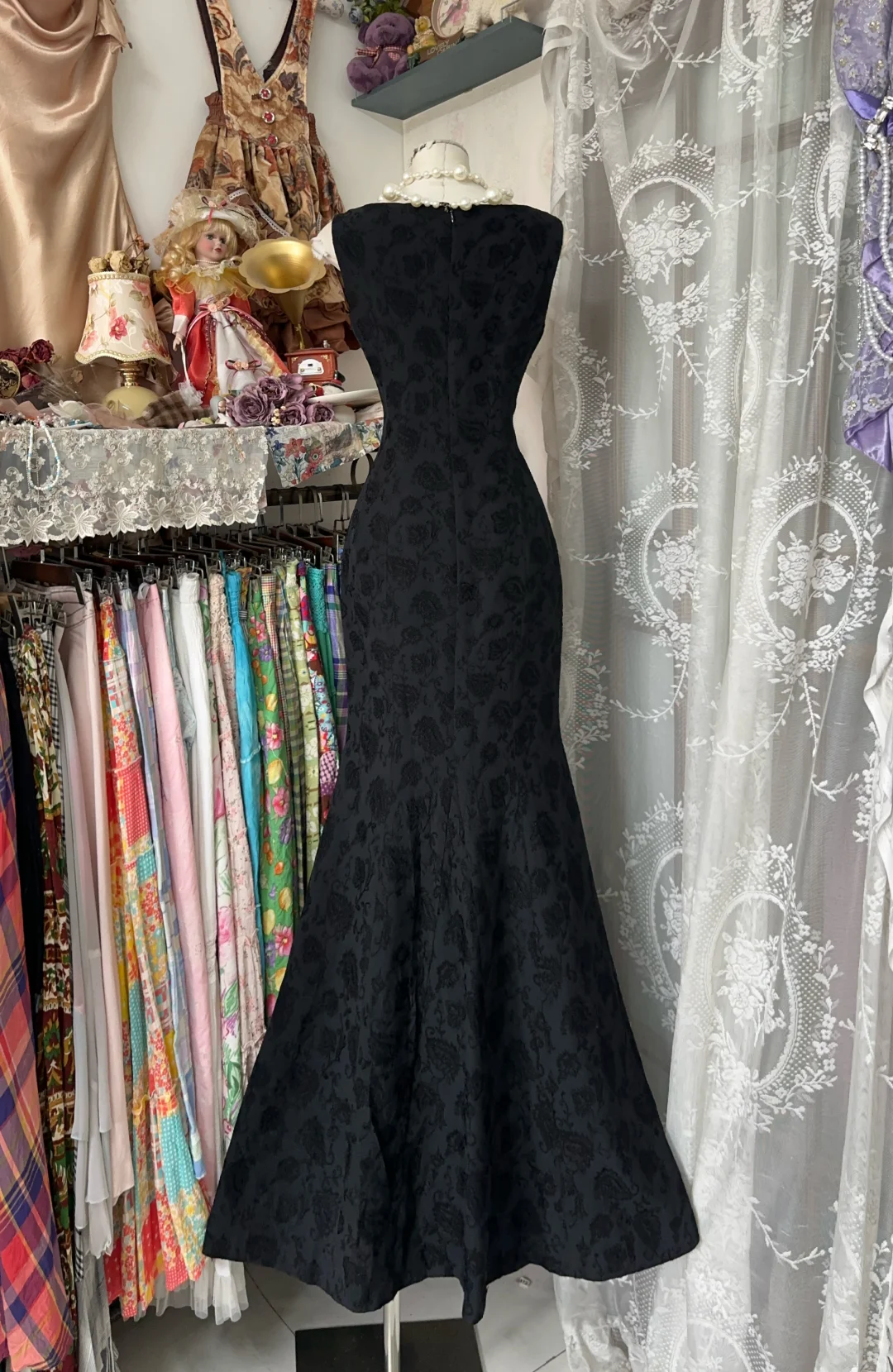 Vintage Black V-neck Exquisite Embroidery Design Elegant Mermaid Long Evening Dress Prom Dresses DP6208