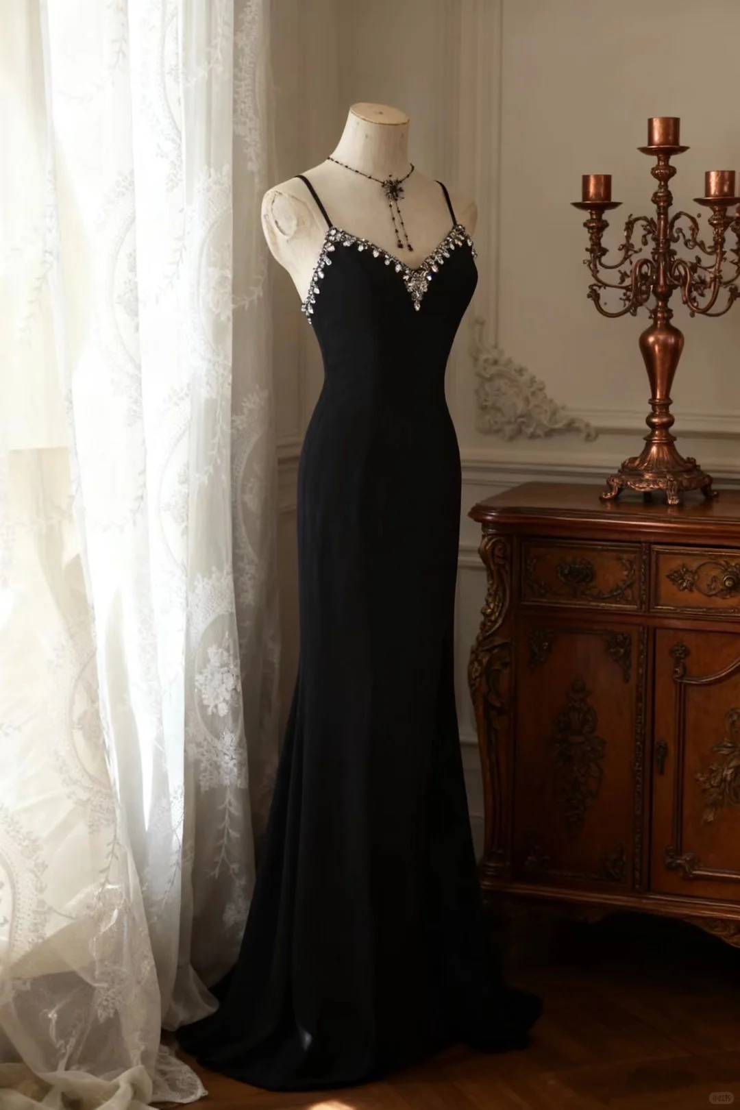 Glamorous Elegant Black Sleeveless Beaded V-Neck High Slit Prom Dress DP7658