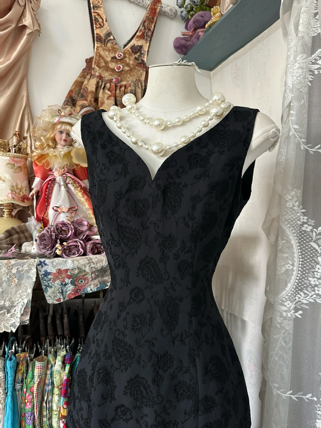 Vintage Black V-neck Exquisite Embroidery Design Elegant Mermaid Long Evening Dress Prom Dresses DP6208