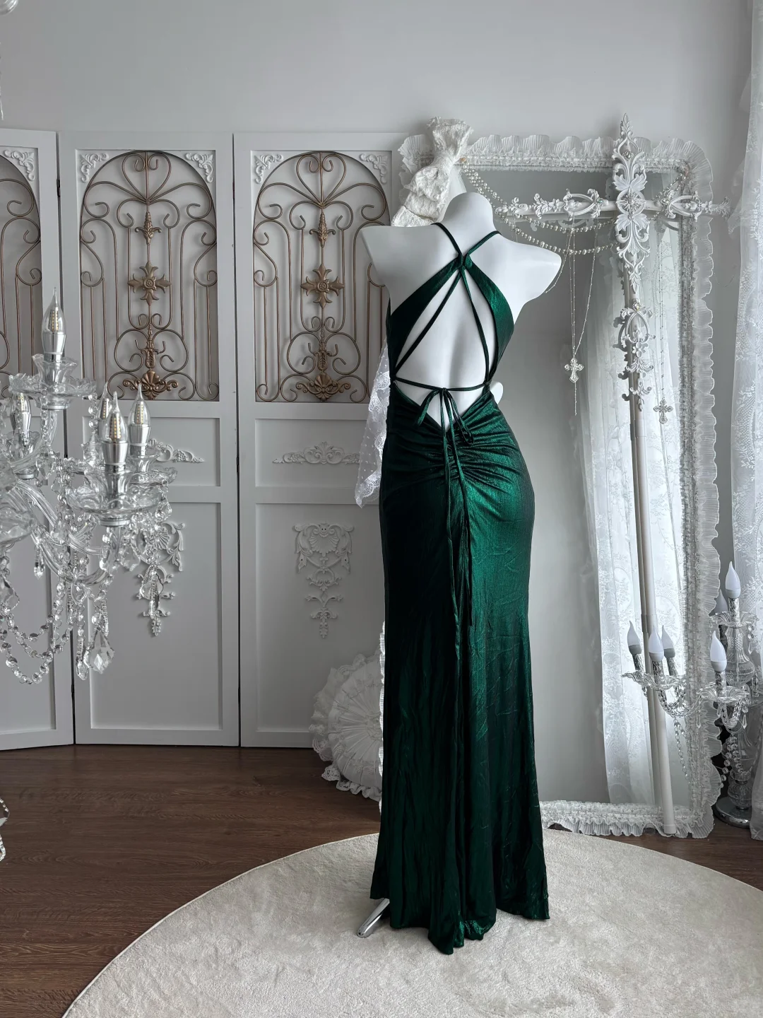 Elegant Emerald Green Halter-Neck Ruched Maxi Prom Dress Satin Evening Gown with High Slit DP8137