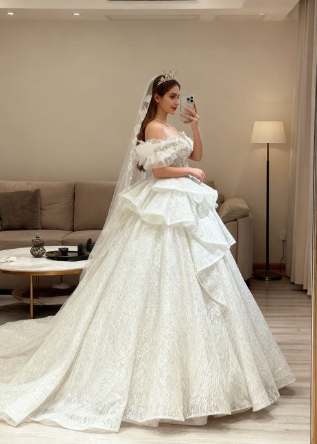 Vintage Off-the-Shoulder Sparkly Glitter Ruffle Tiered Long Train A-Line Wedding Dress DP8611