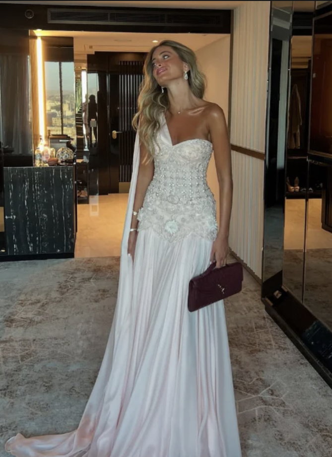 Elegant One-Shoulder Beaded Embroidery Evening Gown with Draped Train DP7882