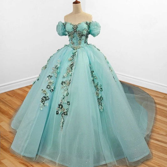 Robe de bal glamour turquoise clair à épaules dénudées, ornée d'appliqués de perles, en tulle DP7138