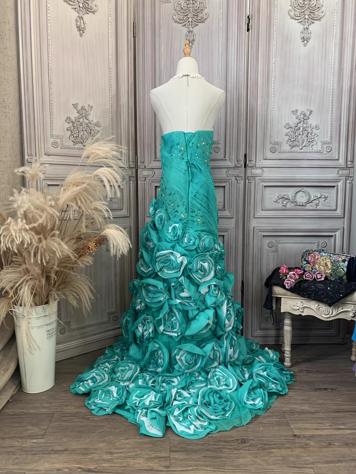 Vintage türkisfarbenes, trägerloses Meerjungfrauen-Abendkleid mit 3D-Rosen-Rüschenschleppe, formelles Ballkleid DP7592