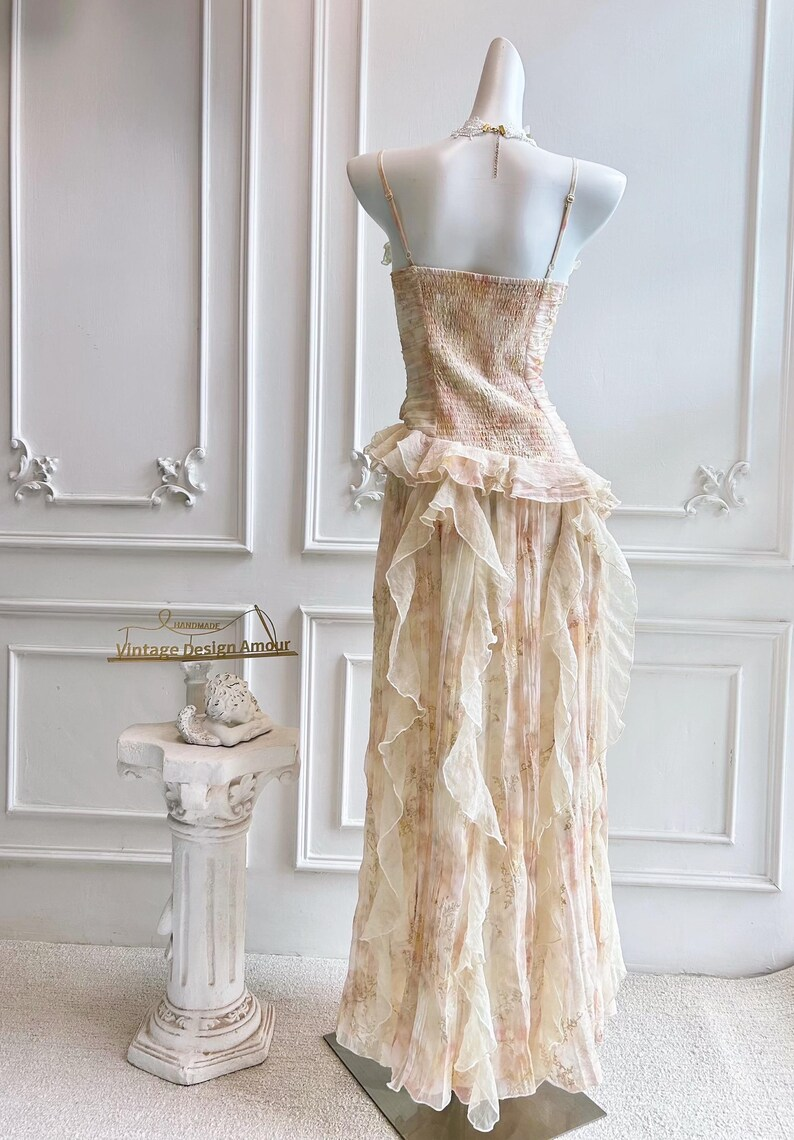 Vintage rosa geblümtes Chiffon-Abendkleid mit gestuften Rüschen und 3D-Rose DP8403