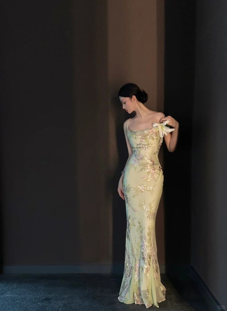 Glamorous Sage Green Floral Print Cowl Neck Satin Mermaid Prom Dress Spaghetti Strap Formal Evening Gown DP8203