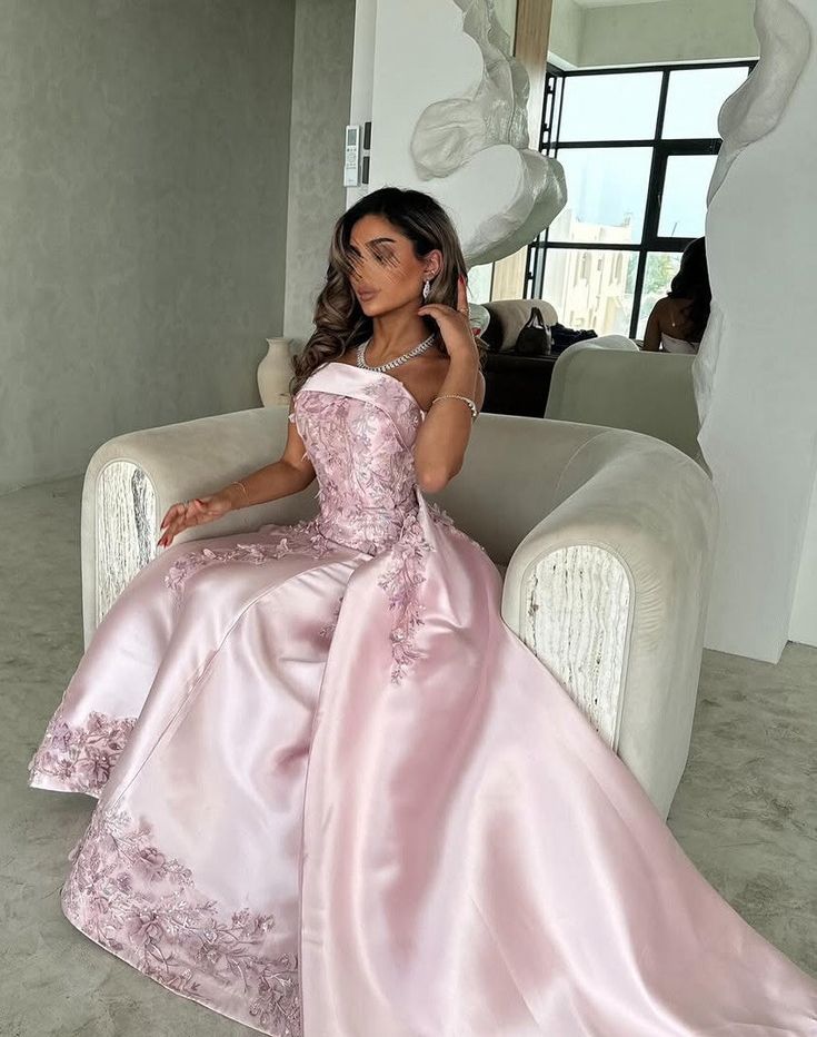 Vintage Blush Strapless Satin Evening Gown Floral Embroidery Train Formal Prom Dress DP7576