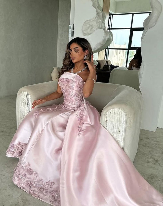 Robe de soirée bustier vintage en satin rose poudré avec broderies florales et traîne, robe de bal formelle DP7576