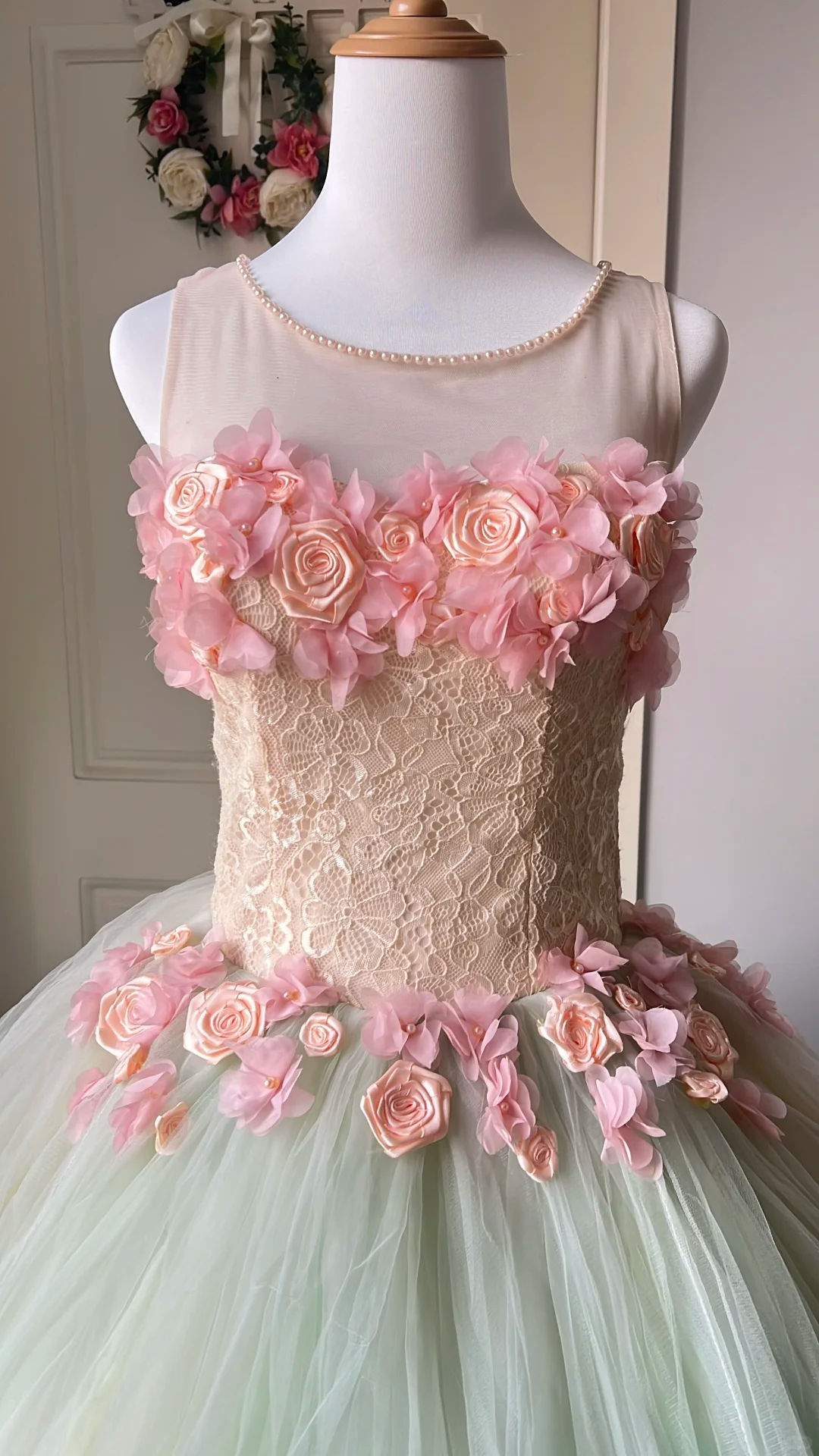 Chic Mint Green Tulle Pink 3D Floral Lace Bodice Sleeveless Sweet 16 Quinceanera Ball Gown DP7364