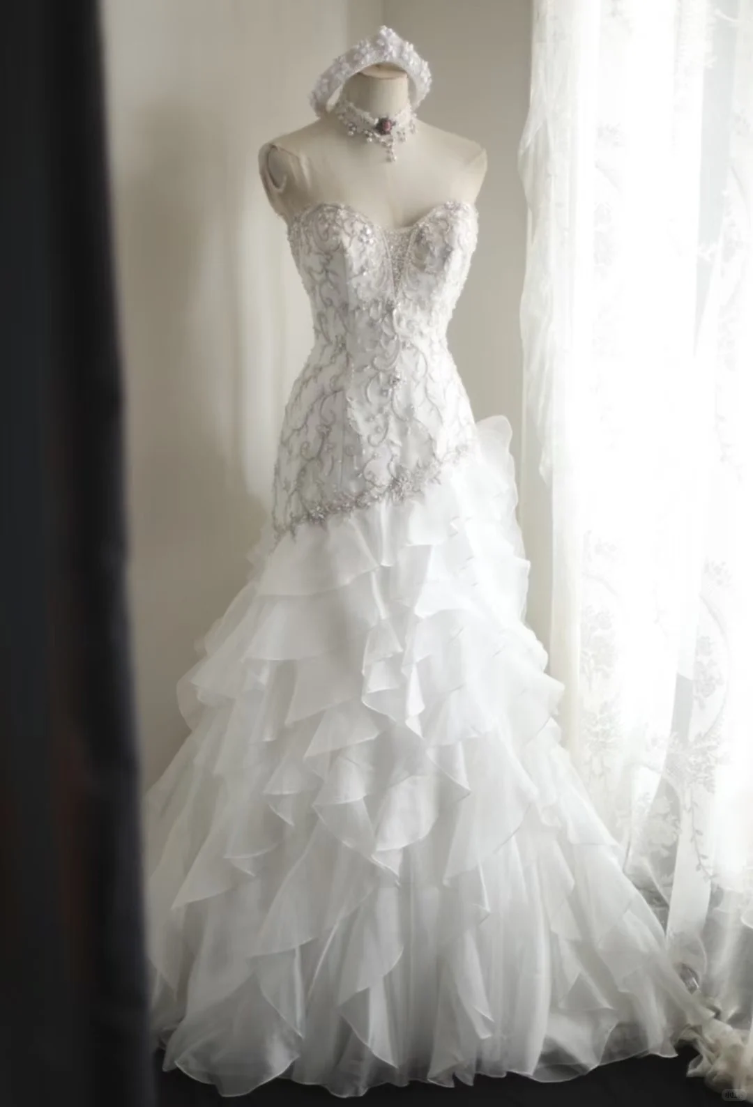 Vintage White Lace Strapless Ruffled Mermaid Embellished Bodice & Train Wedding Dress DP7653