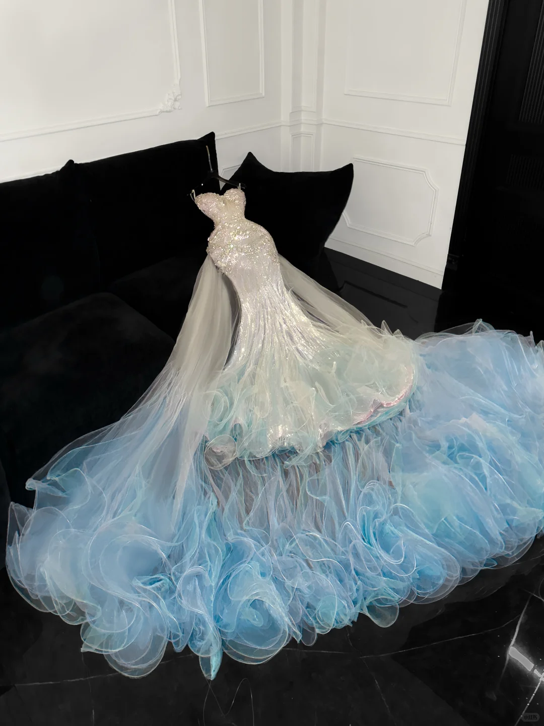 Vintage Sky Blue Ombre Sequin Mermaid Sweetheart Tulle Ruffled Train Evening Gown DP7351