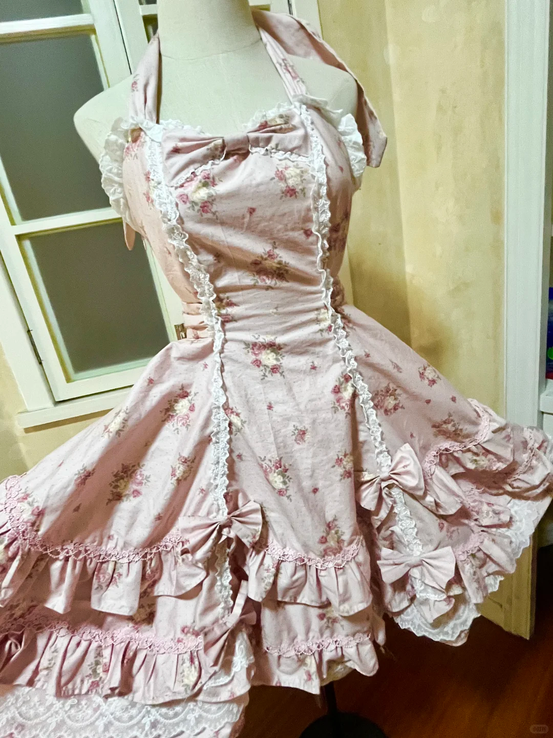 Vintage Pink Floral Halter Dress Design A-Line Elegant Tiered Homecoming Dress Birthday Dress Party Dress DP6192