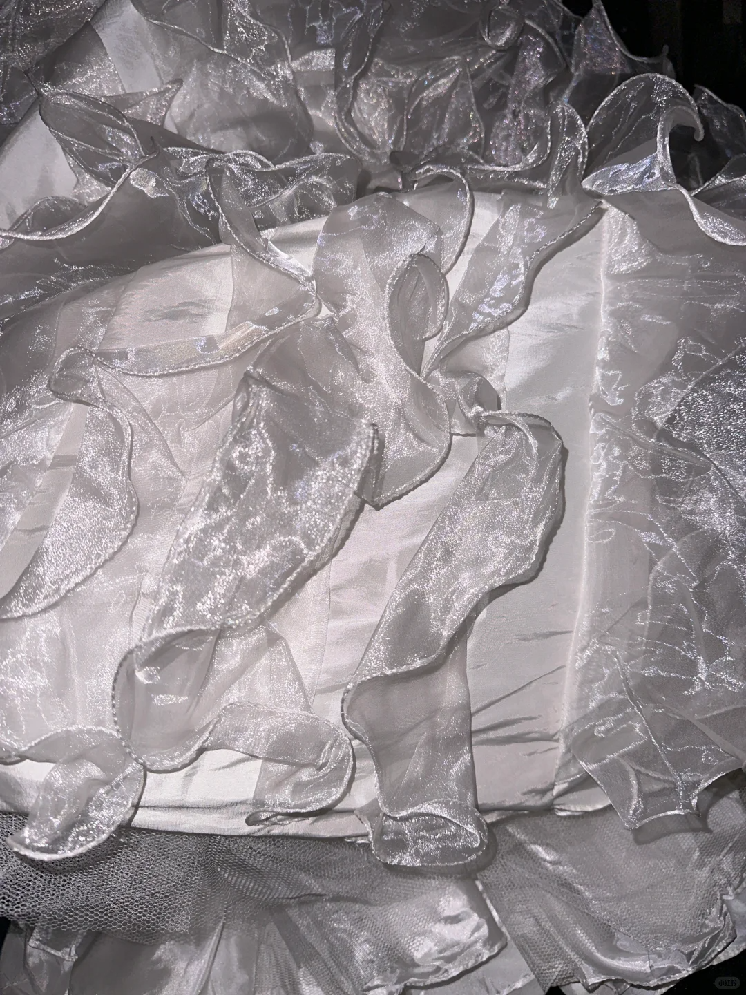 Glamorous Iridescent White Tulle Sweetheart Strapless 3D Ruffled Wedding Dress DP7295