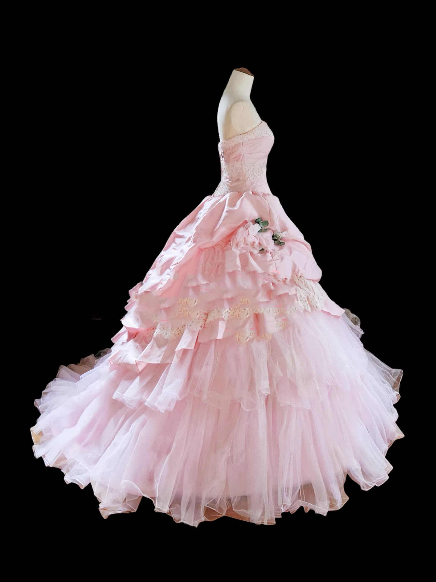 Elegantes, trägerloses, rosafarbenes Ballkleid mit Spitzenapplikationen, Satin- und Tüllbesatz für Sweet 15 Quinceañera DP7772