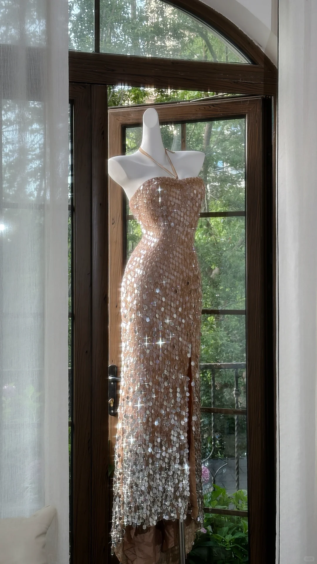 Gorgeous Glittering Sequined Halter-neck Sheath Prom Dress Evening Dress DP6319