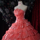 Magnifique robe de bal corail sans bretelles à volants superposés et fleurs 3D pour Sweet 15 ou Quinceañera DP7403