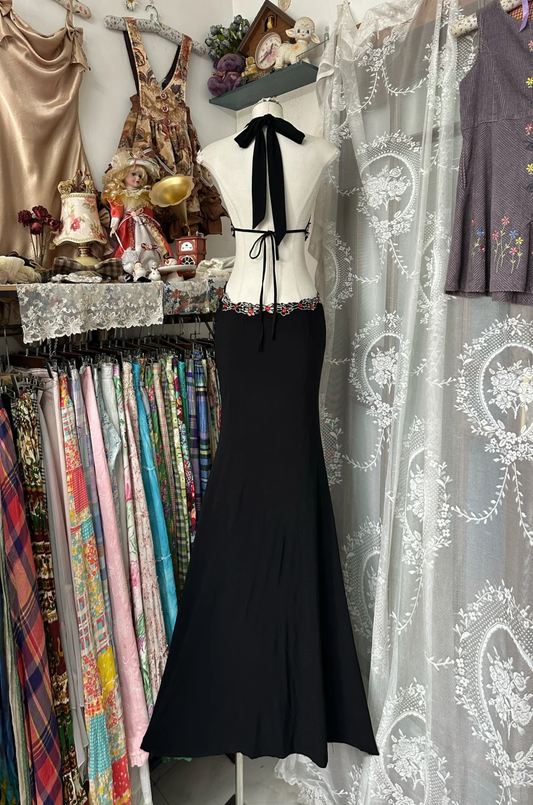 Vintage Schwarze Stickerei Neckholder Meerjungfrau Langes Ballkleid Abendkleid DP6386