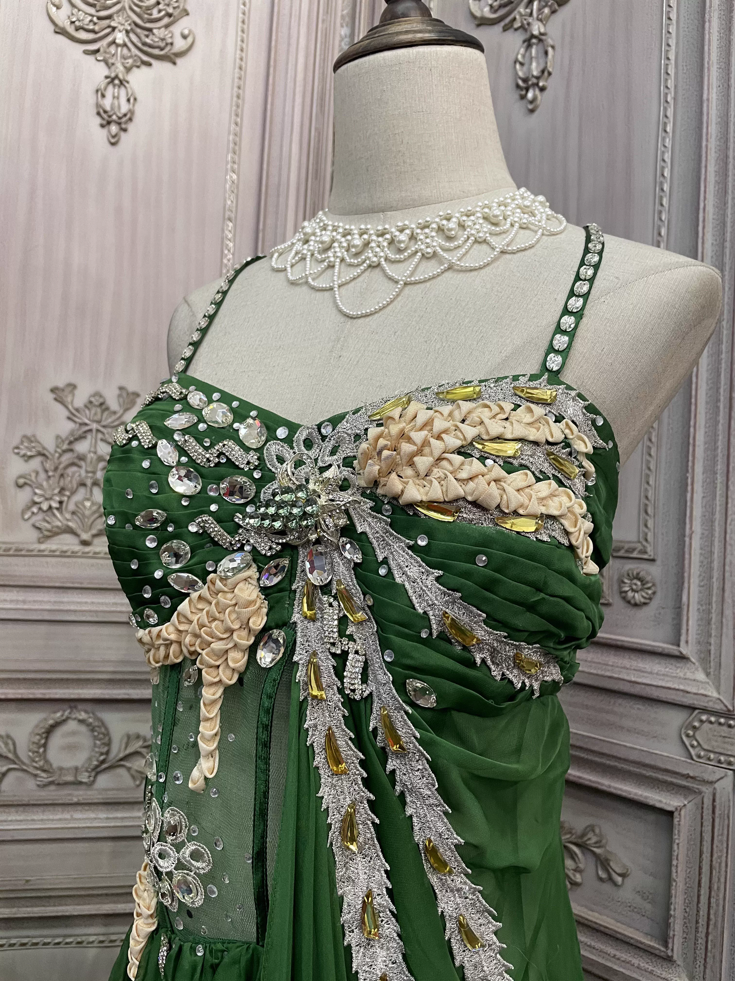 Vintage smaragdgrünes trägerloses Chiffon-Abendkleid in A-Linie mit Perlenbesatz und Schleppe, formelles Ballkleid DP7601