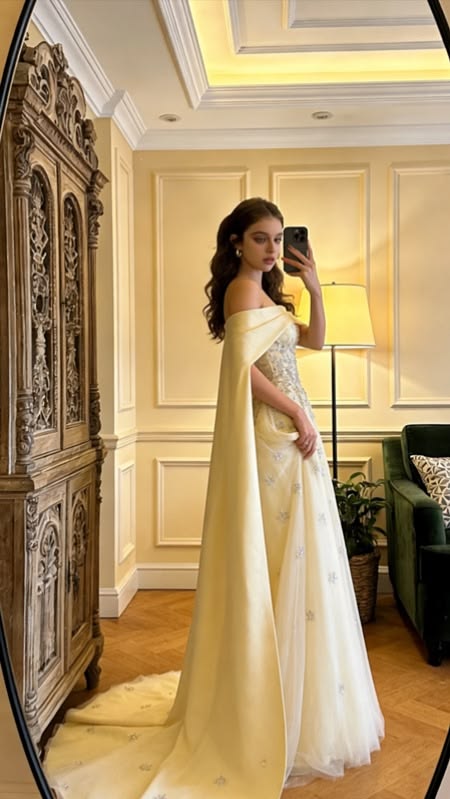 Elegant Off-the-Shoulder Yellow Tulle Prom Gown Beaded Floral Evening Dress DP8062