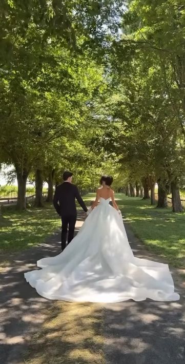 Elegantes, trägerloses Brautkleid mit Applikationen und Herzausschnitt, A-Linie, DP7023