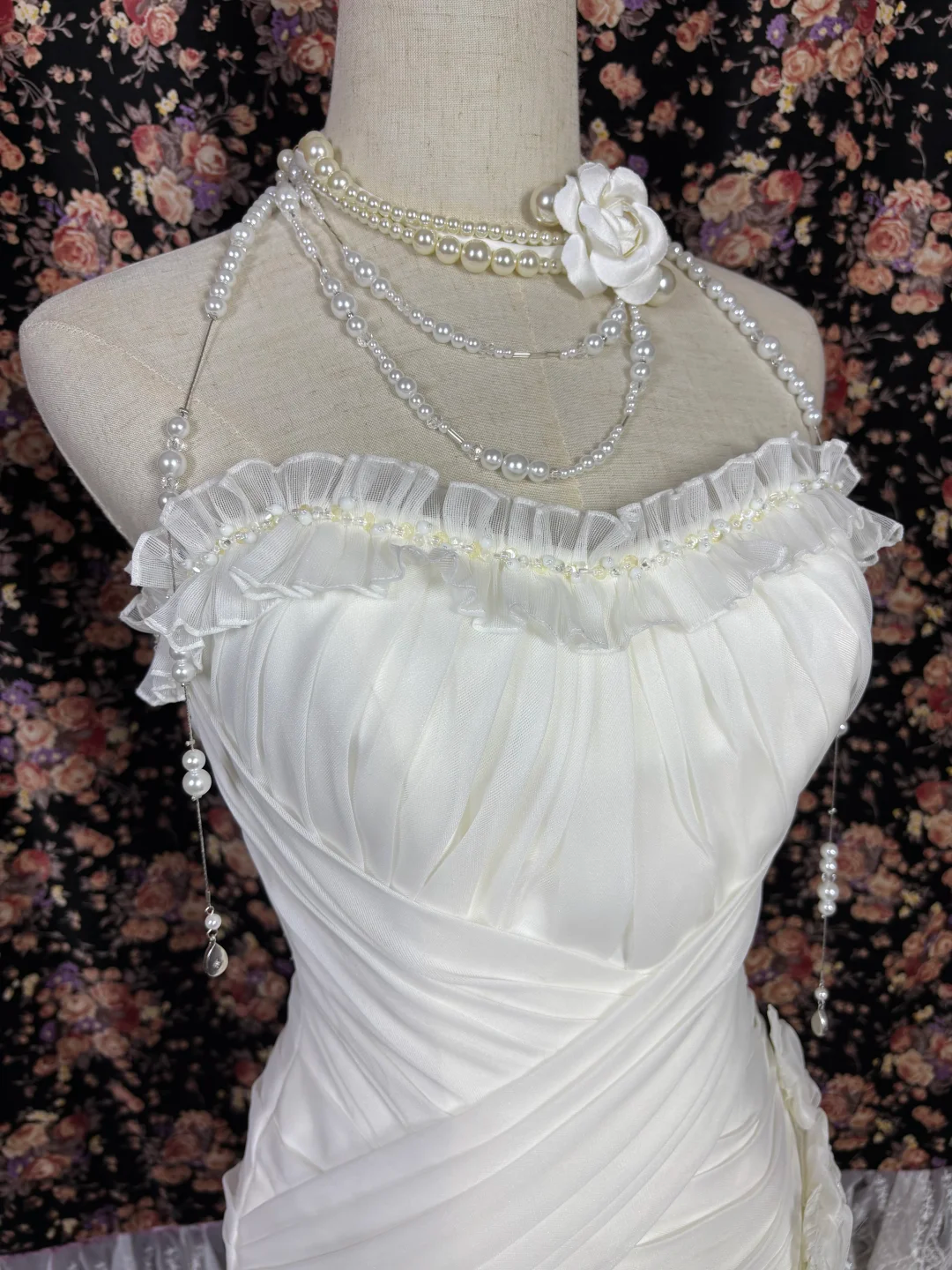 Vintage-Inspired Mermaid Strapless Wedding Dress Ruffled Draped Bodice Bridal Gown DP7064