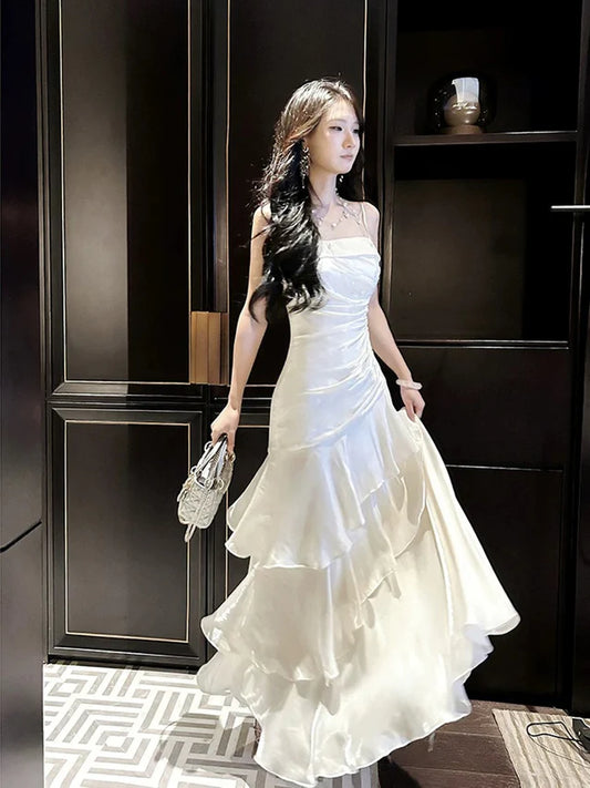 Weißes A-Linien-Ballkleid aus Chiffon mit Spaghettiträgern, DP4568
