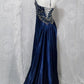 Robe de bal longue bleu marine à col licou et perles, DP4858