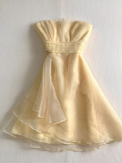 Vintage hellgelbes, trägerloses Chiffon-Kurzkleid in A-Linie, ideal für Partys und Abschlussbälle (DP5000)