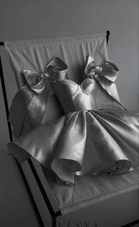 Robe de soirée courte en satin à bretelles grises et décolleté en cœur, tenue d'anniversaire, DP5757