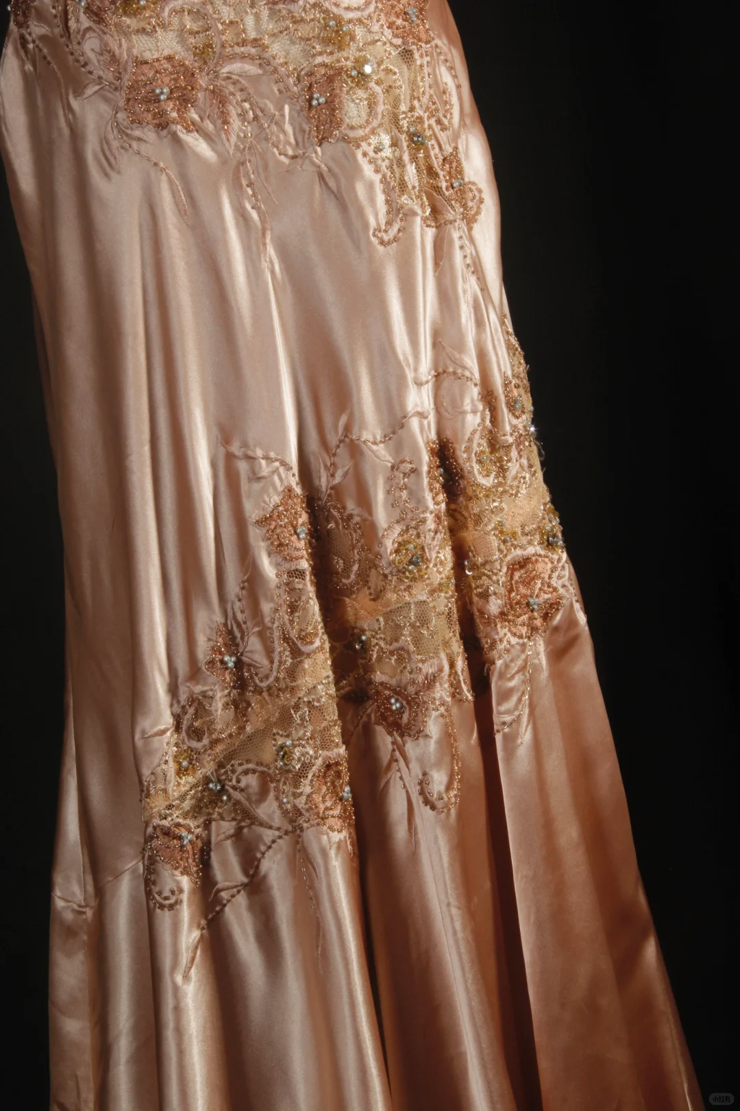 Glamorous Champagne Satin Halter-Neck Floral Embroidery Beaded Evening Gown DP7384