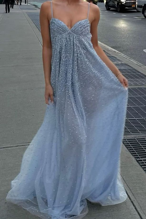 Robe de soirée glamour en tulle perlé, coupe trapèze, bretelles spaghetti et dos nu DP7985