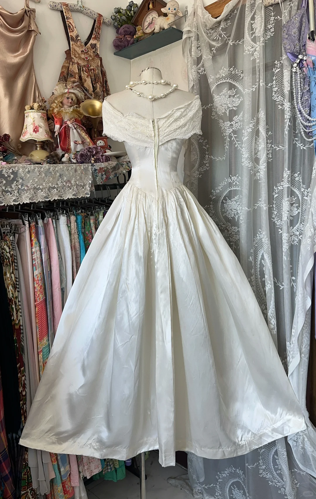 Vintage Ivory Off-the-shoulder Elegant A-Line Satin Long Evening Dress Prom Dresses DP6213