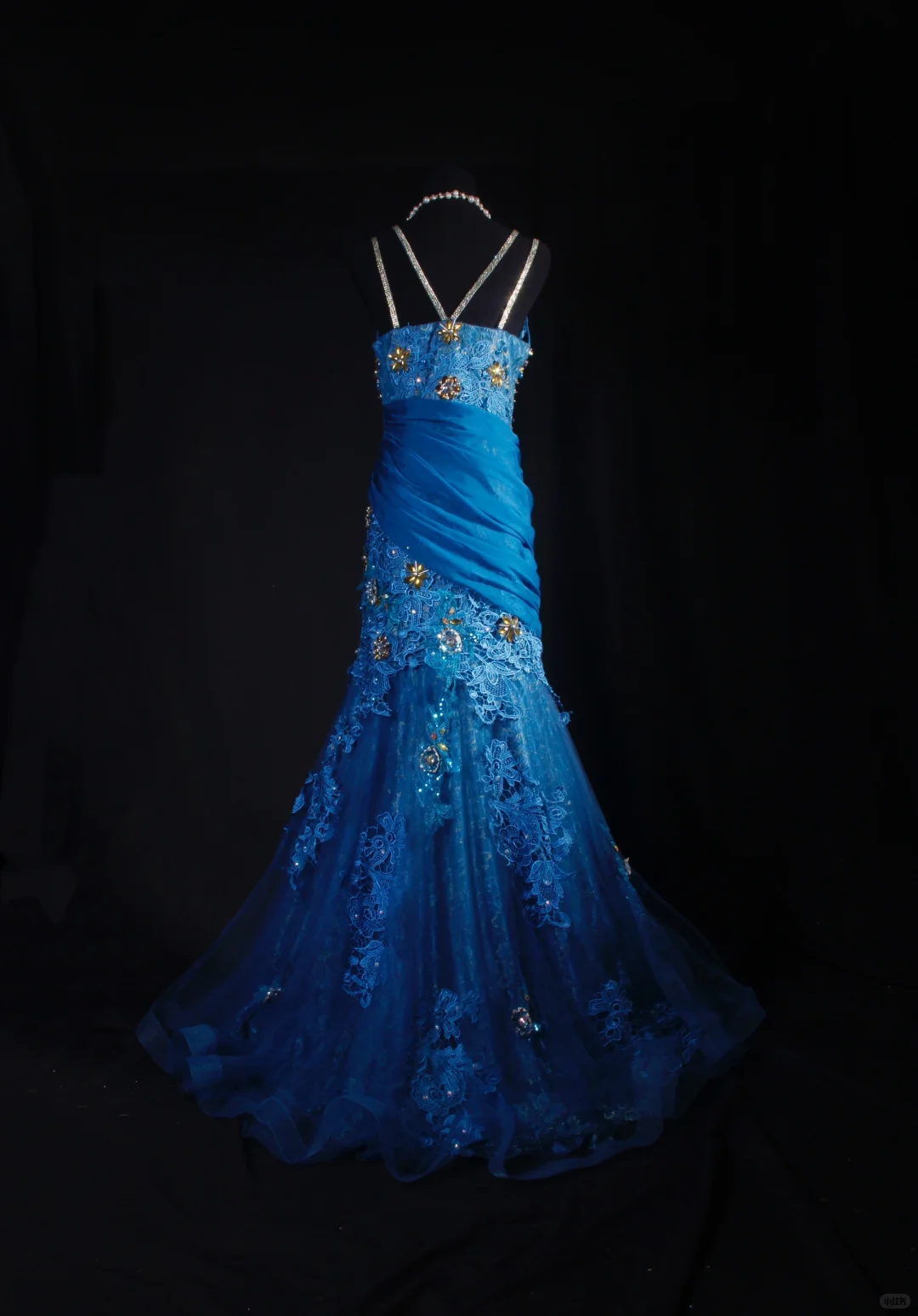 Glamorous Royal Blue Mermaid V-Neck Sleeveless Lace Embroidery Beaded Evening Gown DP7379