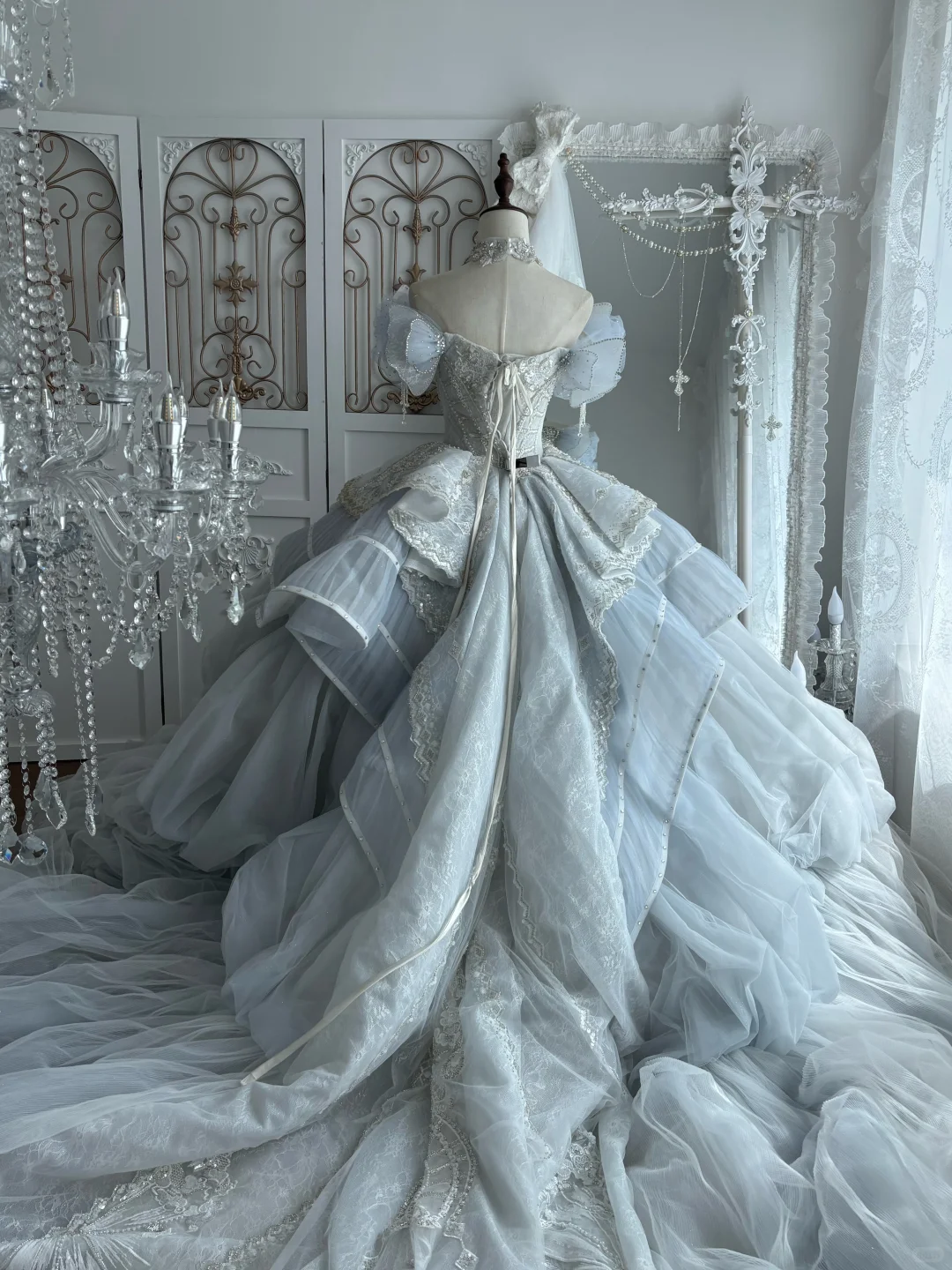 Elegant Luxury Ice Blue Wedding Dress Sweetheart Puff Sleeve Beaded Lace Tiered Tulle Quinceanera Ball Gown DP8133
