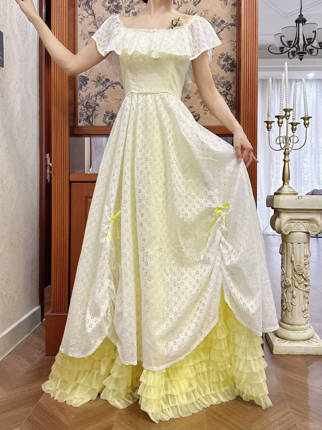Elegant Yellow Eyelet Off-Shoulder Prom Dress DP7948