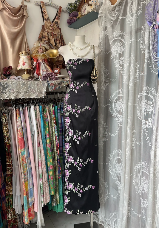 Vintage Schwarzes Blumenmuster Trägerloses Design Elegantes Etuikleid Satin Langes Abendkleid Ballkleider DP6210