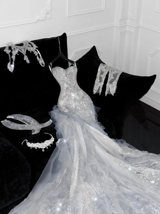 Elegantes, bodenlanges Brautkleid im Meerjungfrau-Stil mit herzförmigem Ausschnitt, Spitze und Tüll mit Perlenapplikationen, DP6173