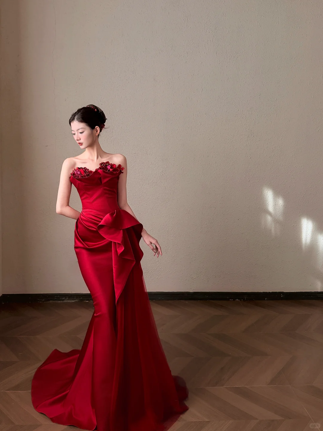 Vintage Red Satin Strapless Mermaid Evening Dress 3D Floral Appliques & Ruffled Prom Dress DP8309